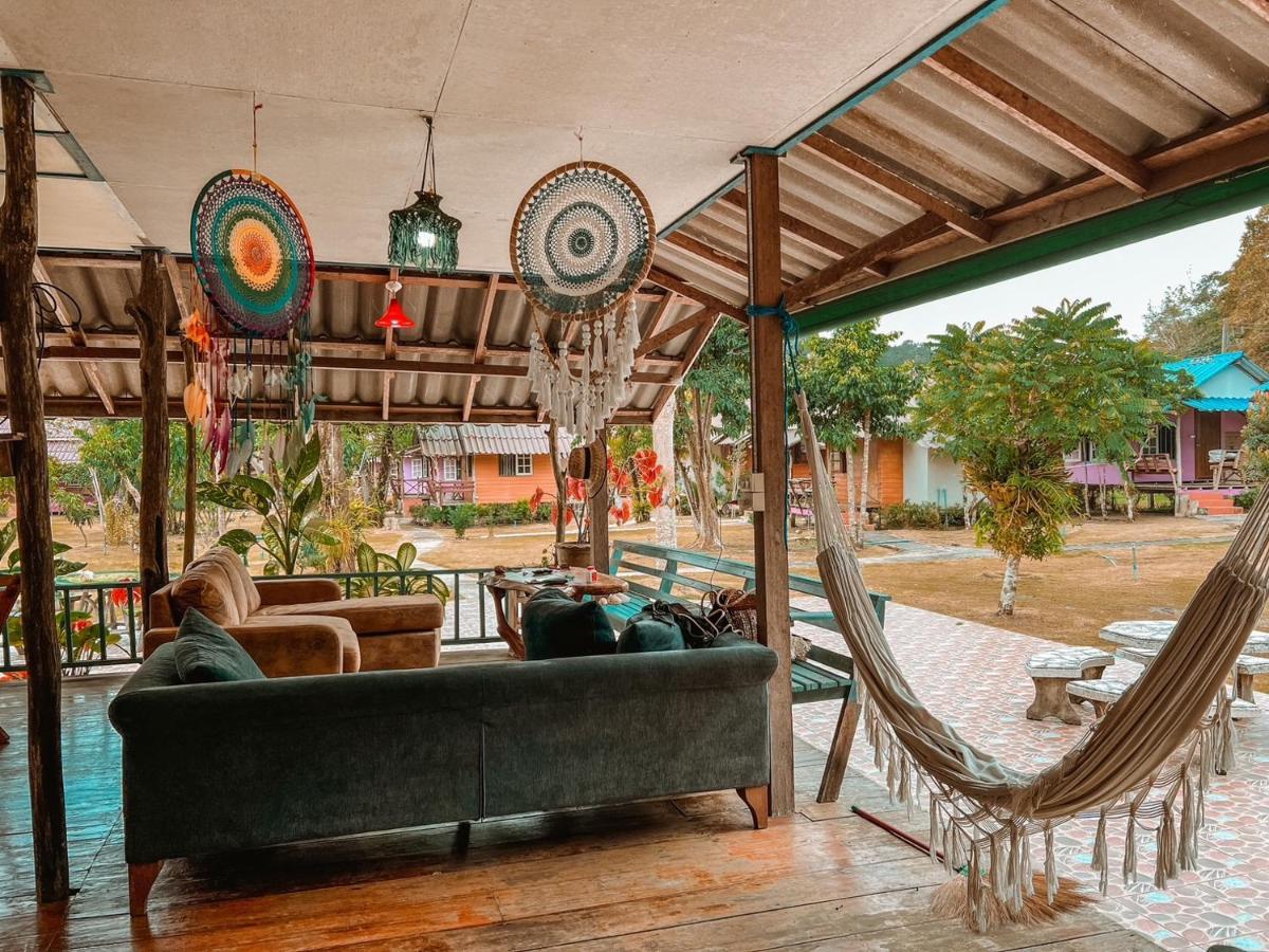 Koh kood Таиланд палатки. Ko kood HLONG Mad Jetty.